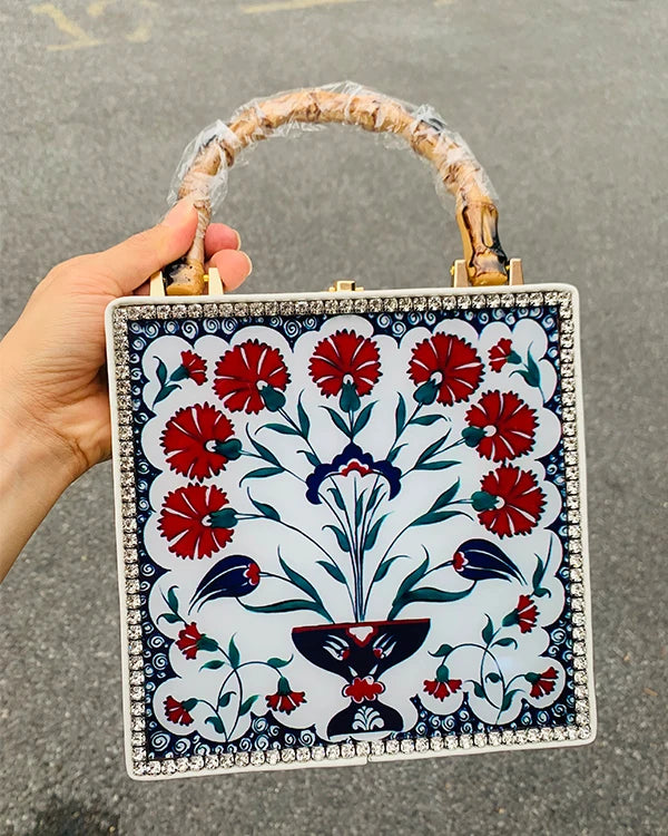 Saca771ddd74b4e9c8e2957477aba371c4